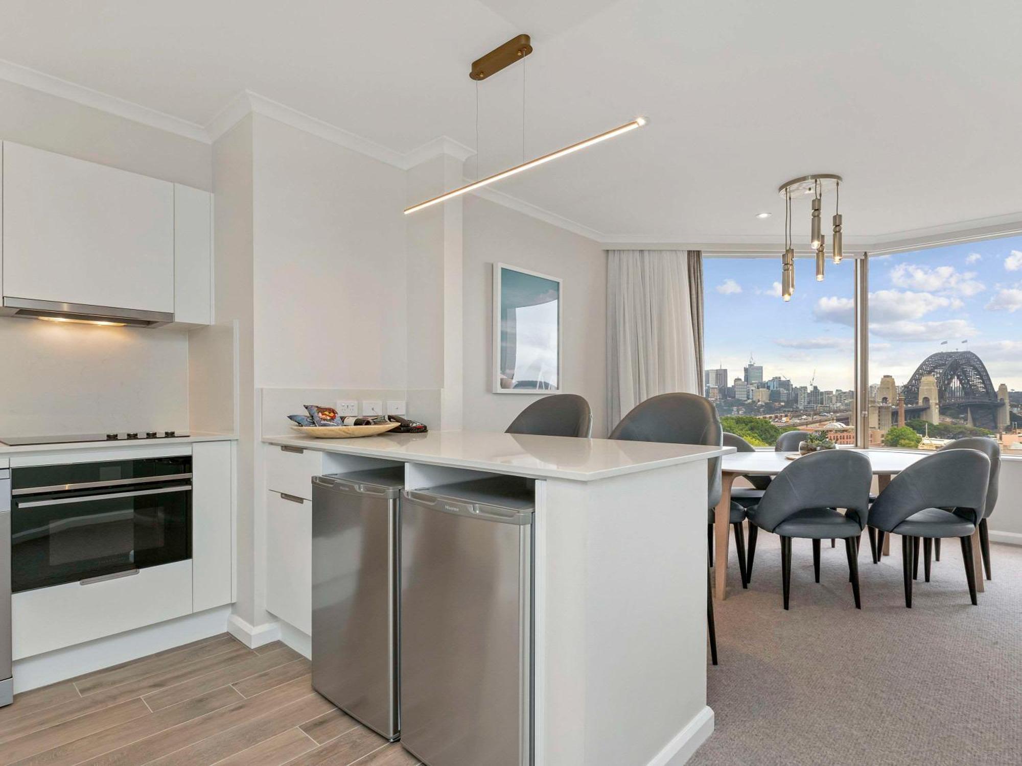 The Sebel Quay West Suites Sydney Sidney Exterior foto A kitchen in a typical apartment